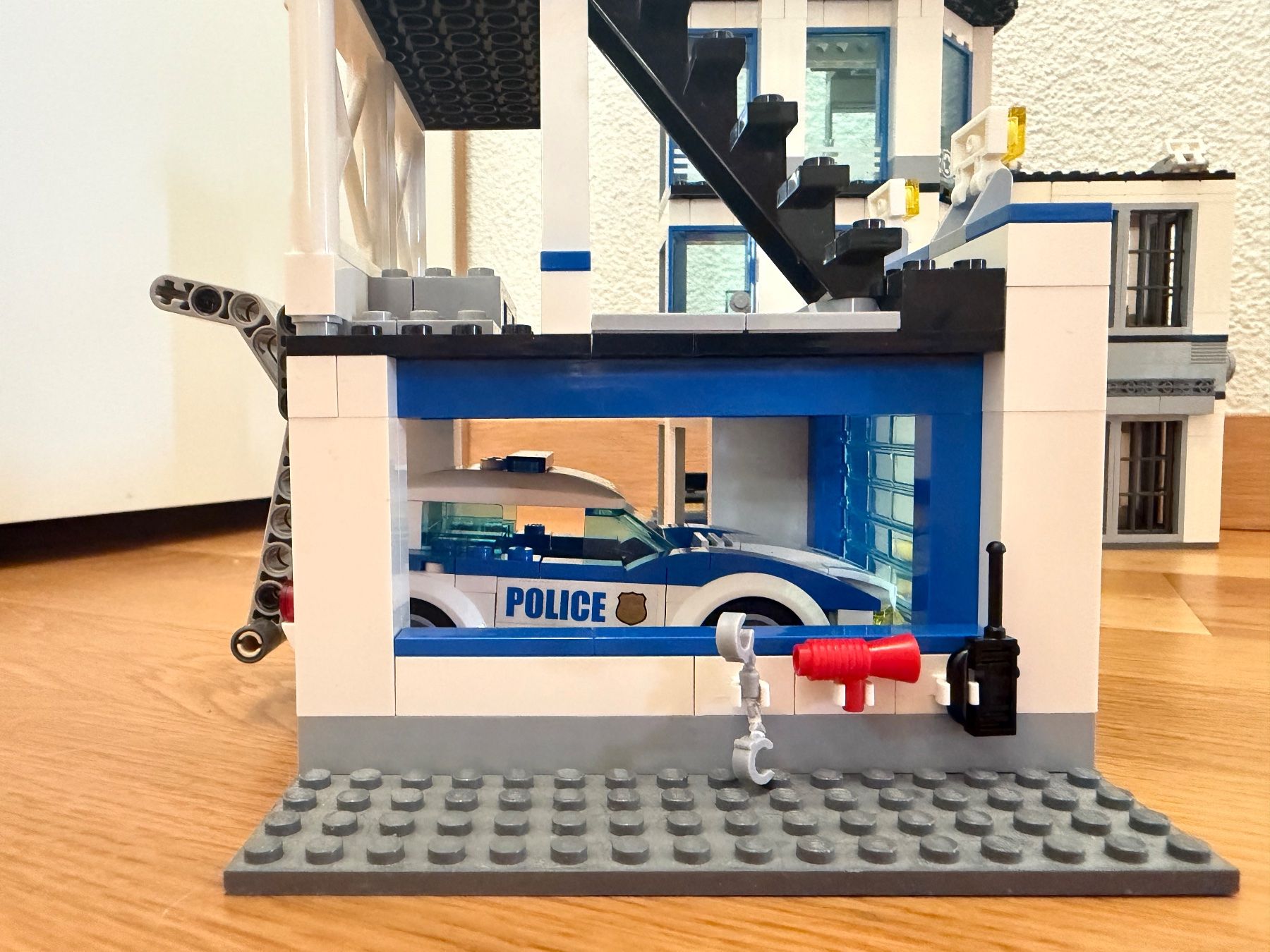 Lego Kit di costruzioni: Lego City 60141 Polizeistation – Usato da Burgdorf venduto da Mmaik 4