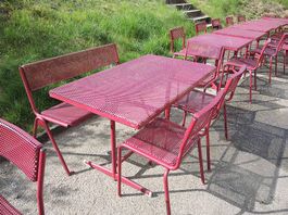zu verkaufen: Gartenmöbelgarnitur weinrot Original SISSACH