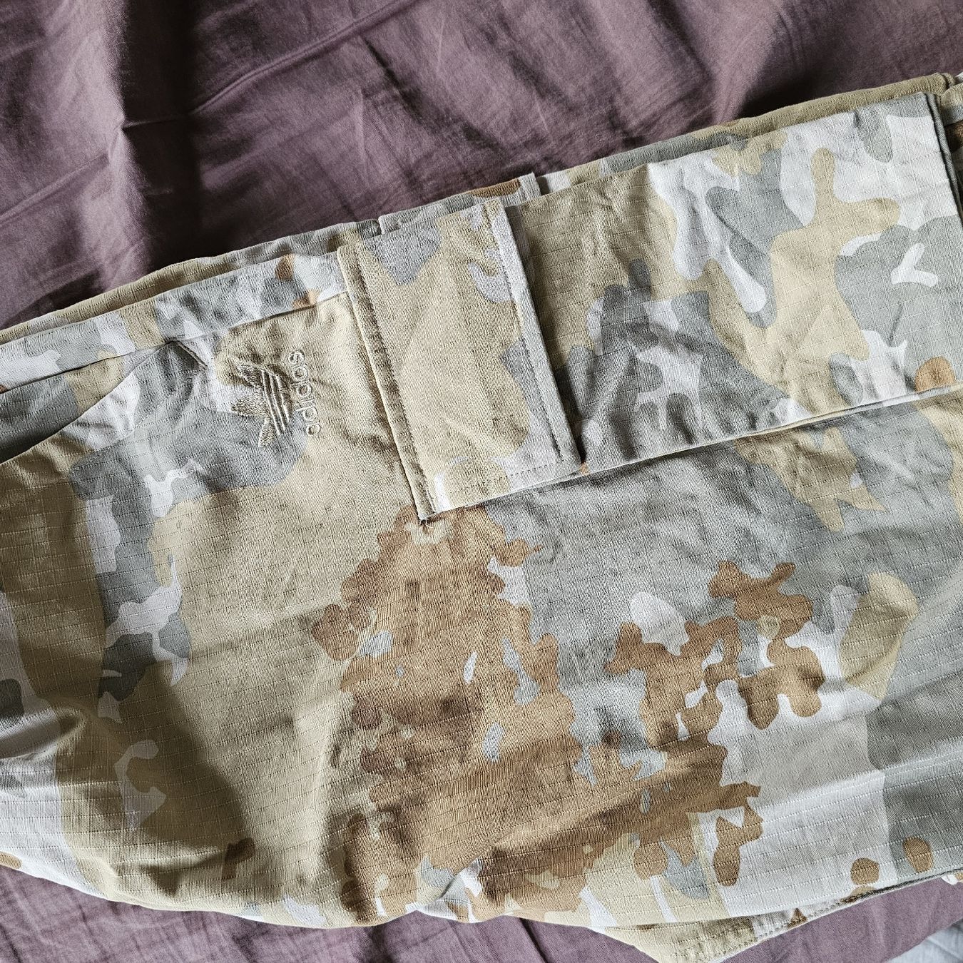 Adidas Pantaloni: Adidas Cargohosen – Nuovo (secondo la descrizione) da Rüti ZH venduto da crambambeli 1