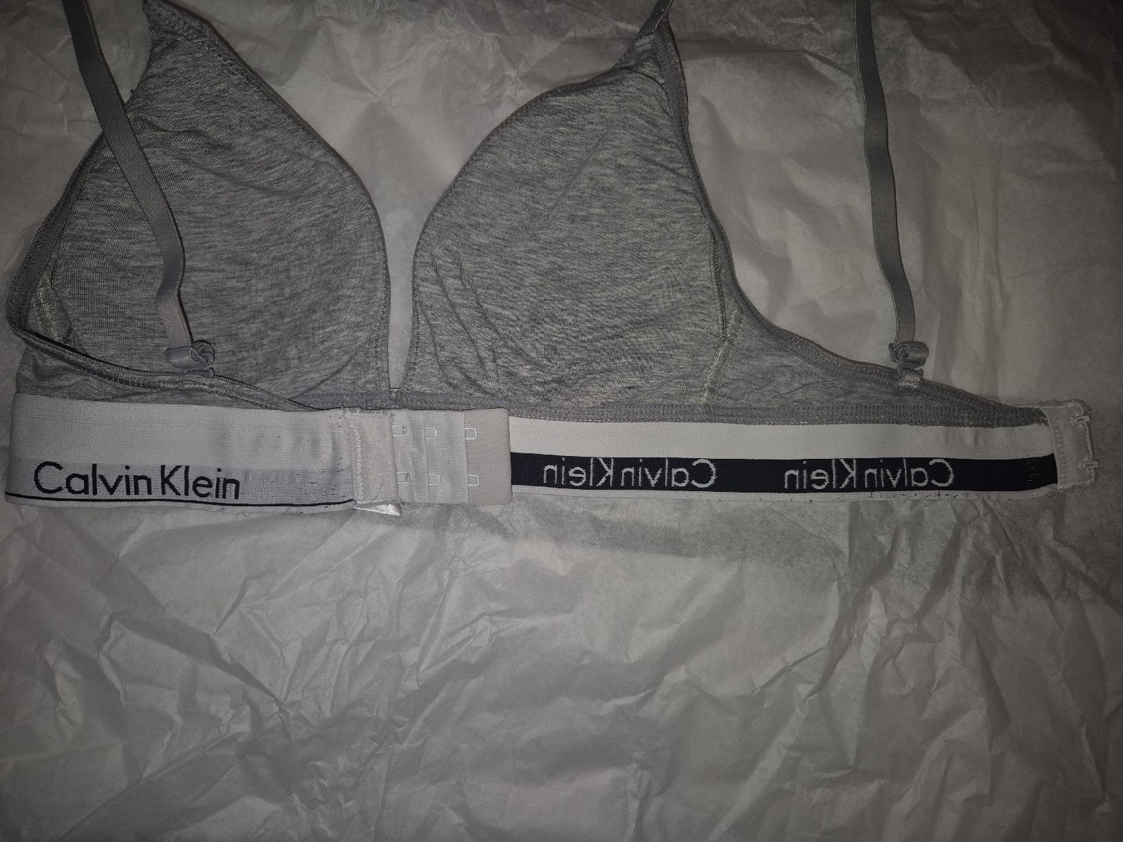 Calvin Klein Sonstige Unterwäsche: Calvin Klein BH, Grau, Grösse XS / 80B – Gebraucht aus Richterswil von ChristinW01 3