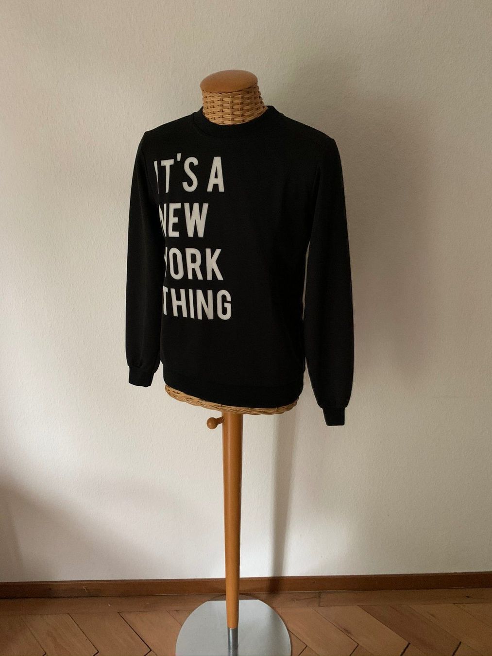 Maglioni & Felpe: MISSGUIDED - New York Pullover schwarz – Usato da Zürich venduto da Diazaio 3
