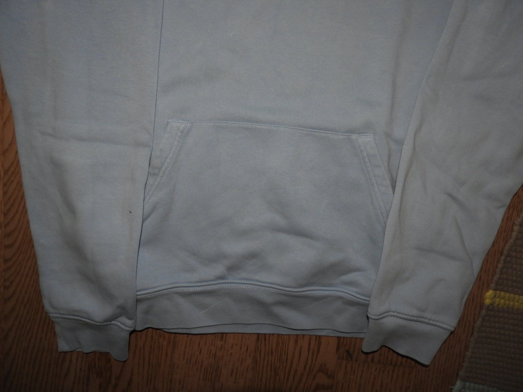 Maglioni & Felpe: Kapuzenpullover hellblau, XS – Usato da Hergiswil NW venduto da Noema2006 3