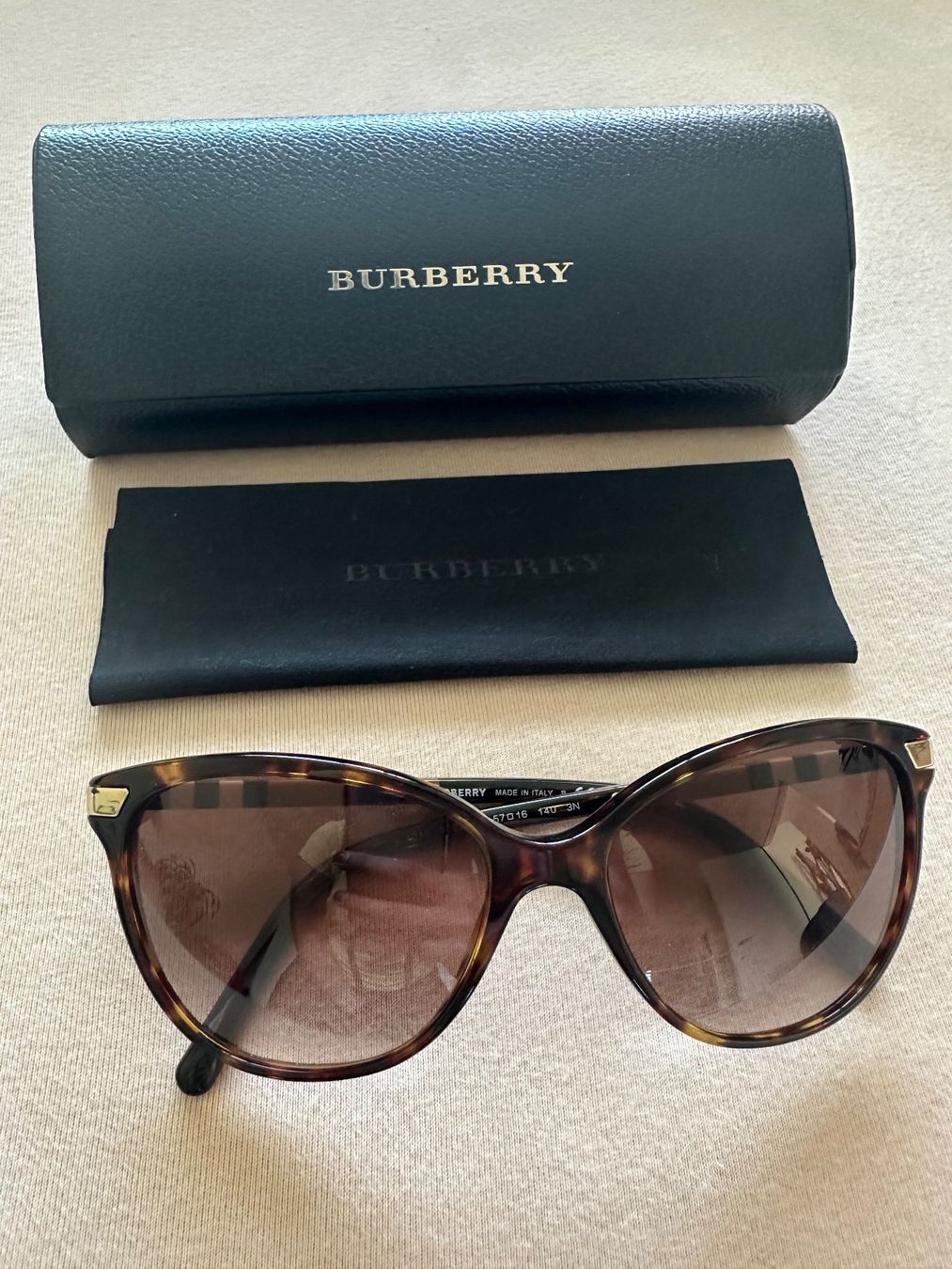 Burberry Occhiali & Lenti: Burberry Sonnenbrille – Usato da Horgen venduto da hubbabubba_101