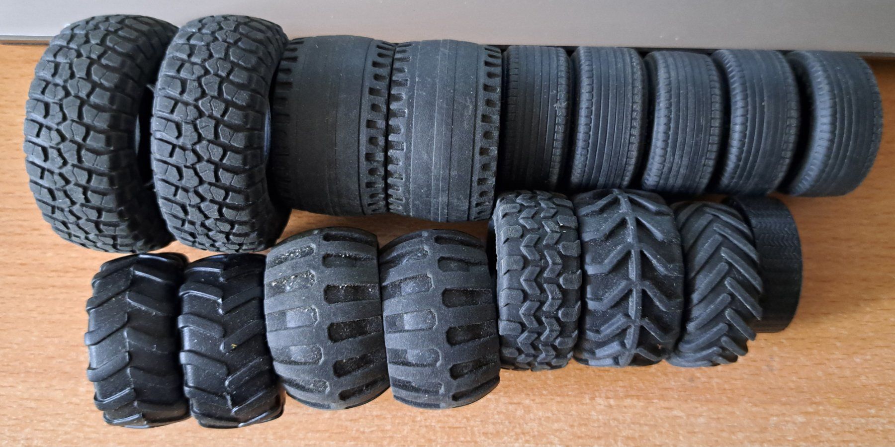 Giocattoli: 17 pneus pour Playmobil – Usato da Cernier venduto da Poussetofiol 1