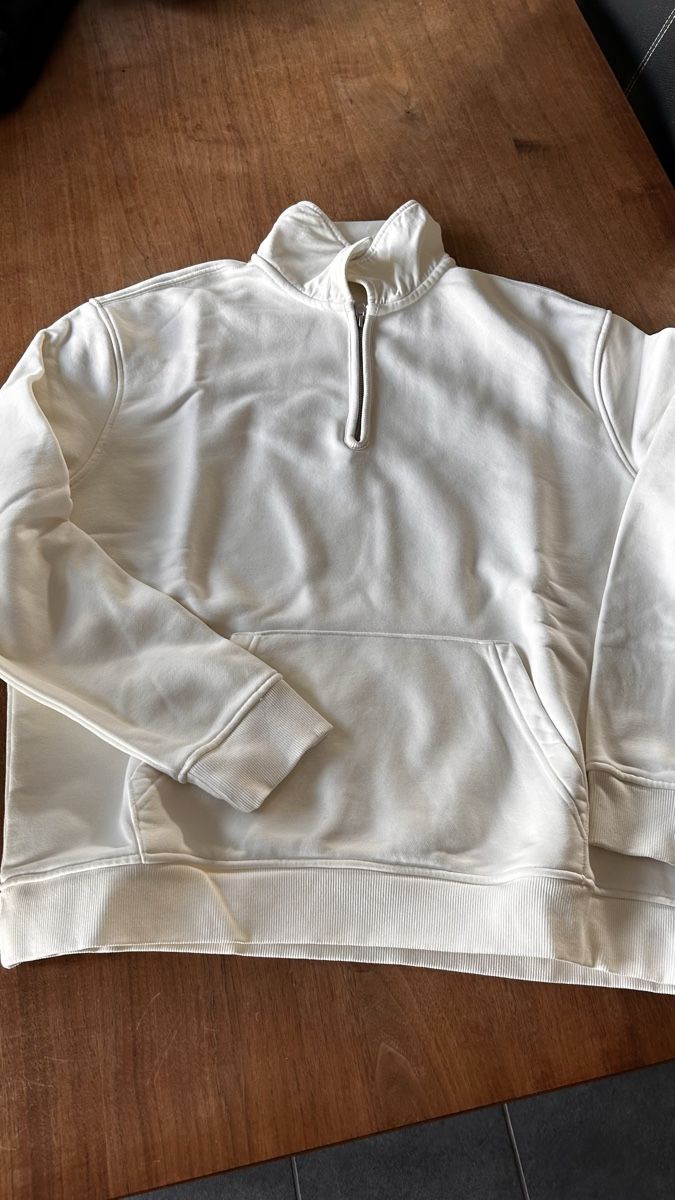 Zara Maglioni & Felpe: ZARA Pullover Gr L cremeweiss mit Reissverschluss & Tasche. – Usato da Kefikon ZH venduto da Loisel69 1