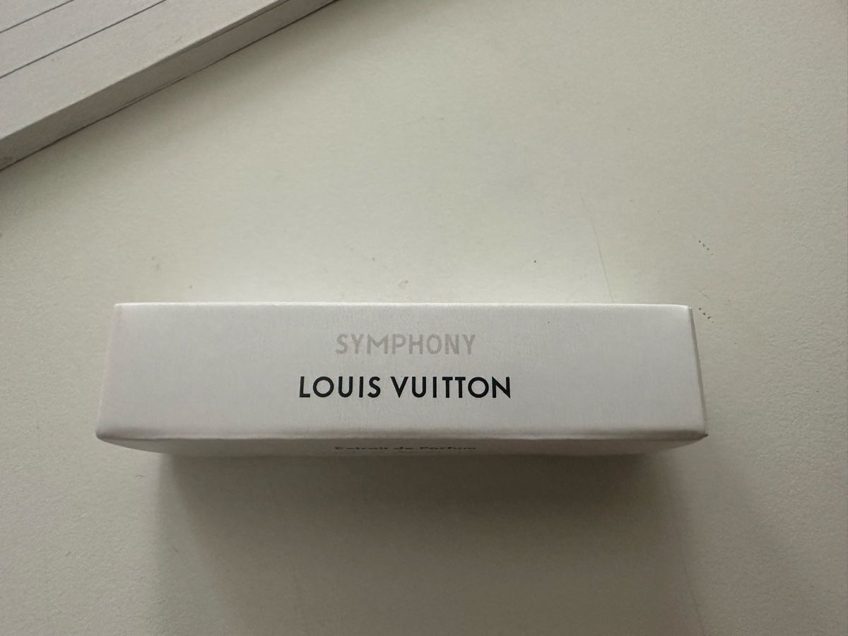 Louis Vuitton Profumi & Eau de Toilette: Louis Vuitton Symphony Parfum Probe 1ml, neu, Sommerd – Nuovo e nell'imballaggio originale da Pratteln venduto da milisandra