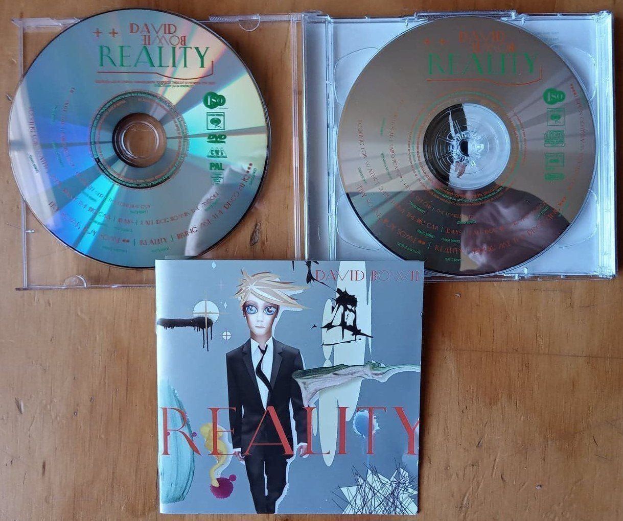 CD: DAVID BOWIE - Reality - CD + DVD - 2003 – Usato da Le Locle venduto da PereiraHugo 2