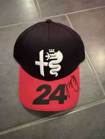 Unterschrift Zhoe F1 Fahrer Cap Alfa Romeo F1