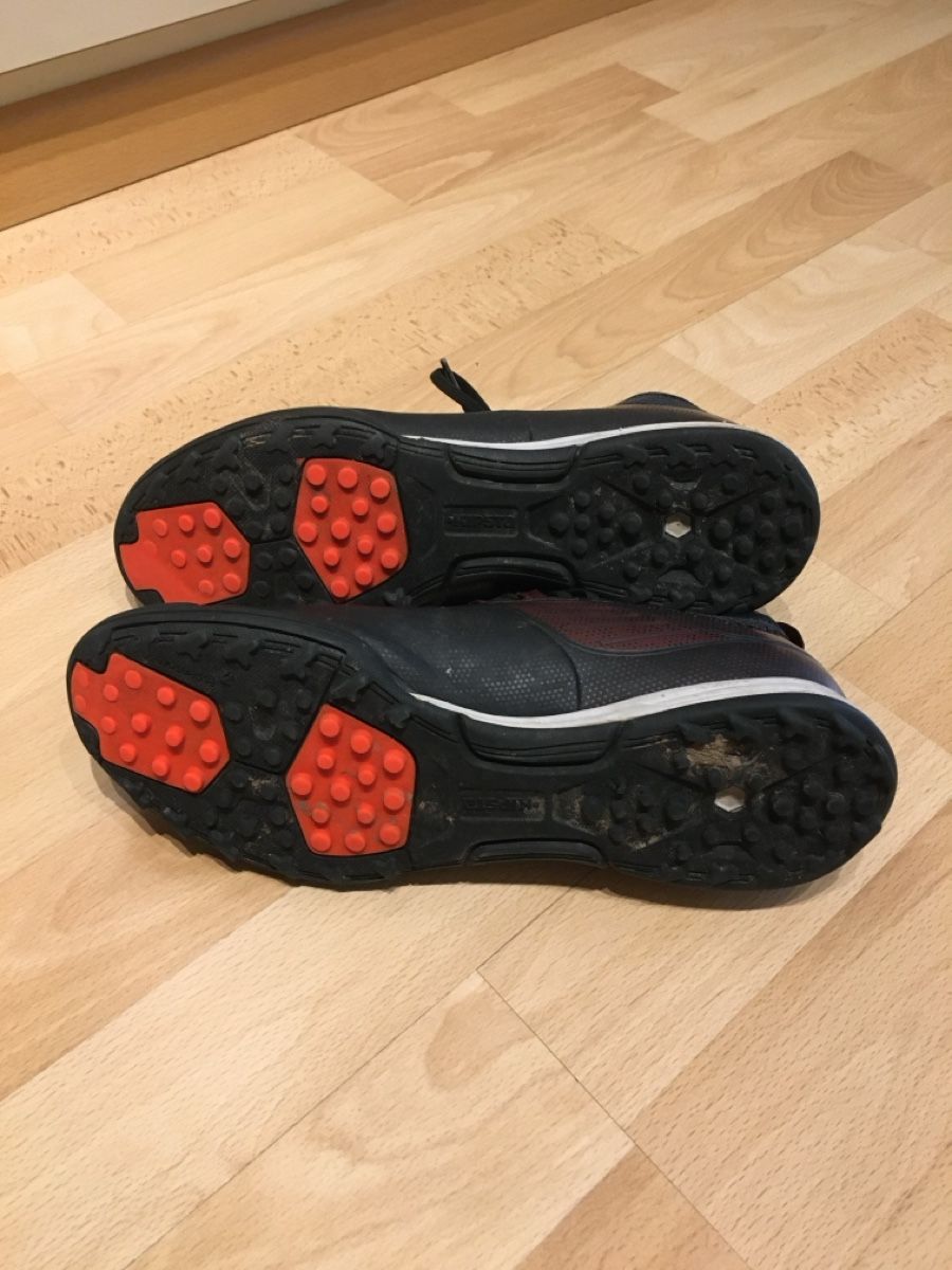 Scarpe da uomo: Turnschuhe / Fussballschuhe Gr. 40 – Usato da Uetendorf venduto da Gar_9pvy 4