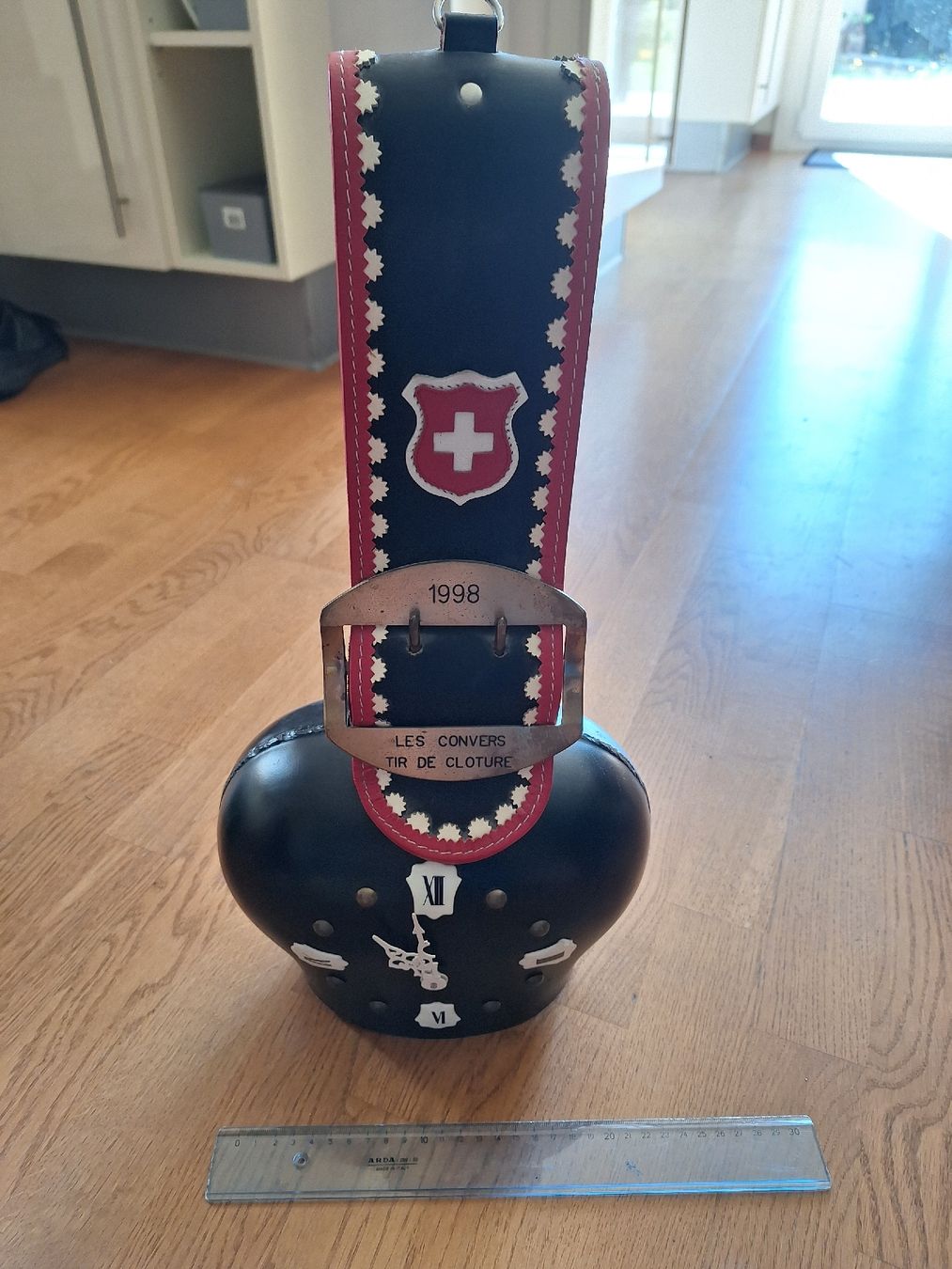 Campanacci mucche: Glocke-Uhr als Deko – Usato da Genolier venduto da Antoine30 4