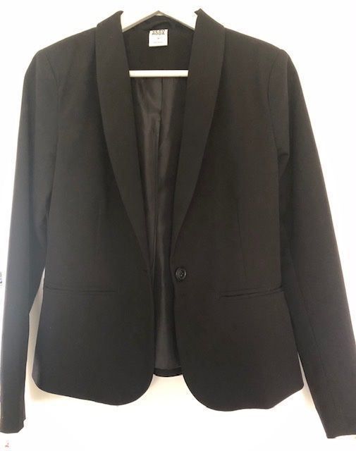 Vero Moda Giacche: Neuwertiger Blazer Vero Moda Gr. M schwarz – Nuovo (secondo la descrizione) da Utzigen venduto da Crisbo