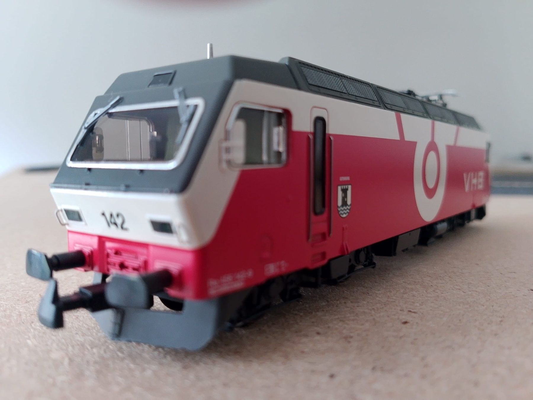 SBB/CFF/FFS Modelleisenbahnen: SBB&BLS LOKS (gleich&Wechselstrom) – Neu und originalverpackt aus Interlaken von choenu 4