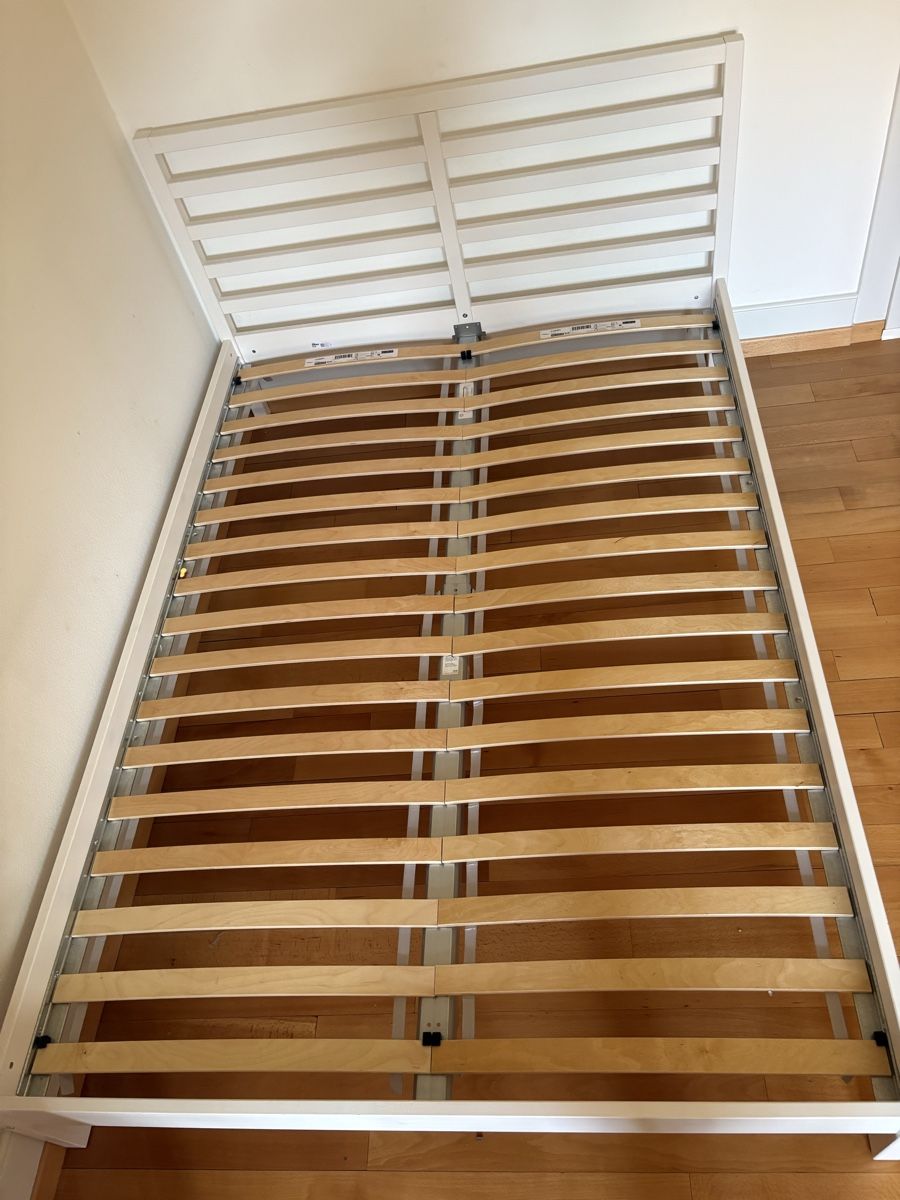 Ikea Betten: Bettgestell Ikea 140x200 – Gebraucht aus Zürich von leh_w2kl