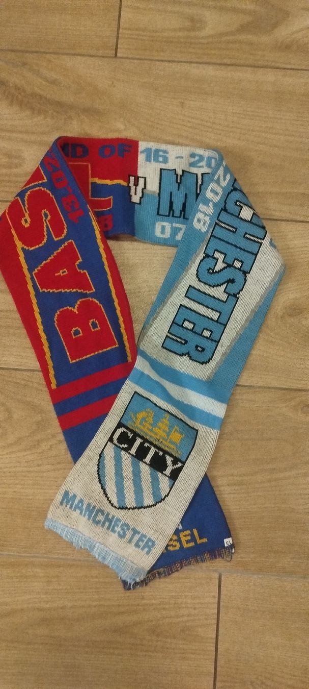 FC Basel Foulard & Sciarpe: écharpe FC Basel , Manchester city – Usato da Genève venduto da Octo-puces