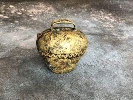 Schöne Vintage Glocke Deko Garten ca. 7.5 cm breit