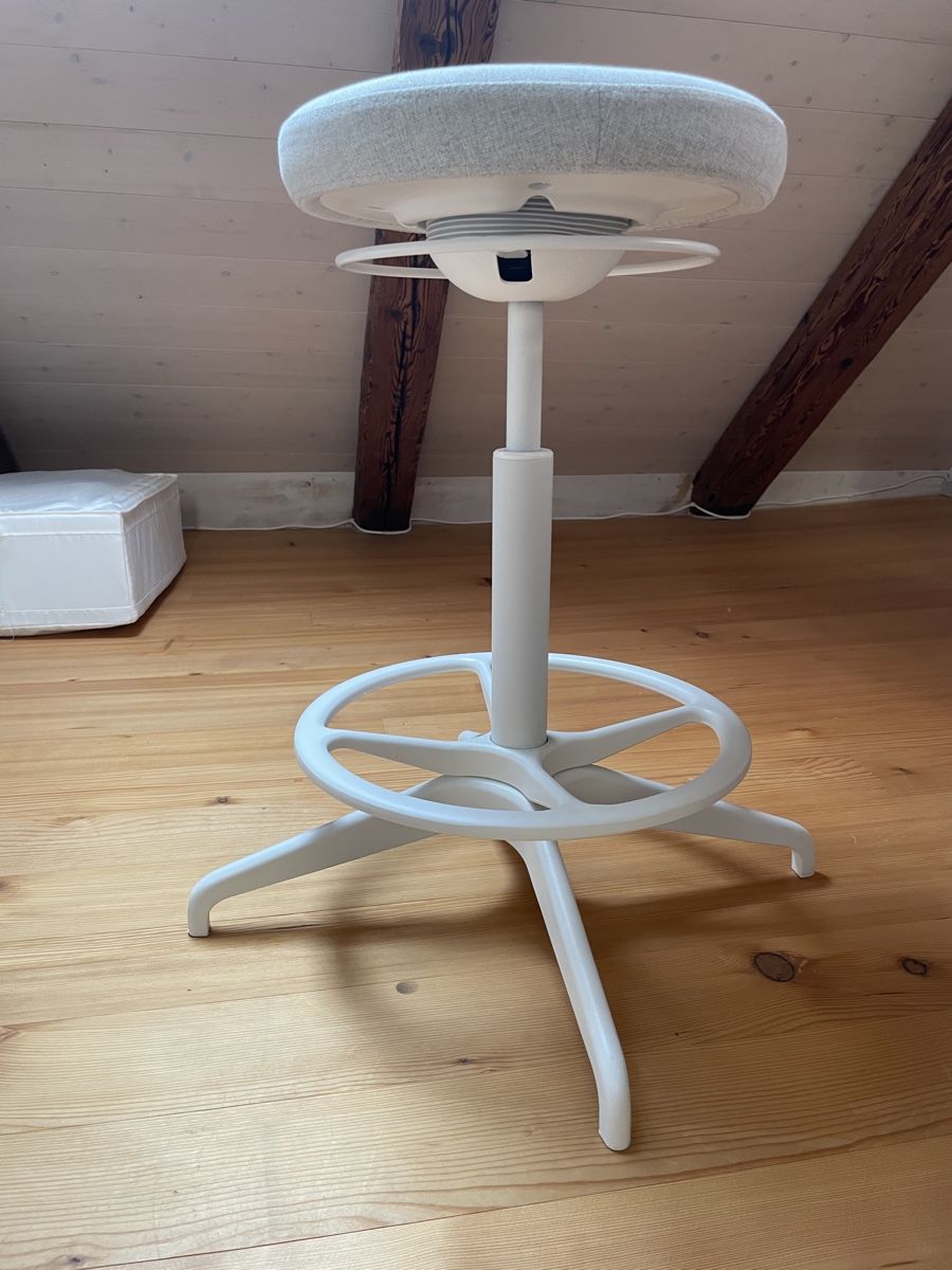 Ikea Chaises: Bürostuhl sitz/steh LIDKULLEN – D'occasion à Winterthur par lue_sqt9 3