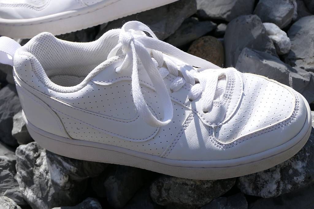 Nike Scarpe da uomo: Nike Sneaker weiss Gr. 35.5 – Usato da Lenggenwil venduto da Reto888 1