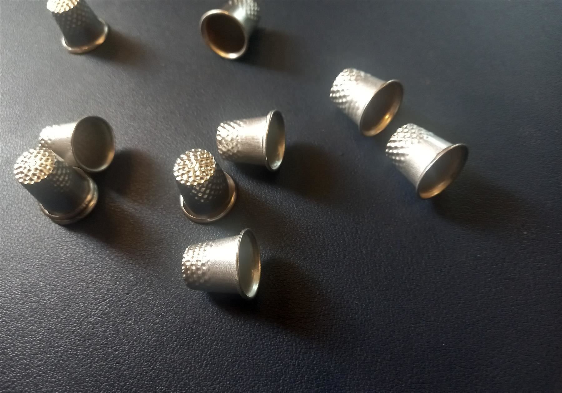 Fingerhüte: 60x Fingerhüte aus Stahl - Dés à coudre en acier – Neu und originalverpackt aus Lausanne von novastoris 1