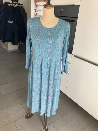 Gudrum Sjöden Kleid, Grösse M, hellblau mit Muster Top! (52)