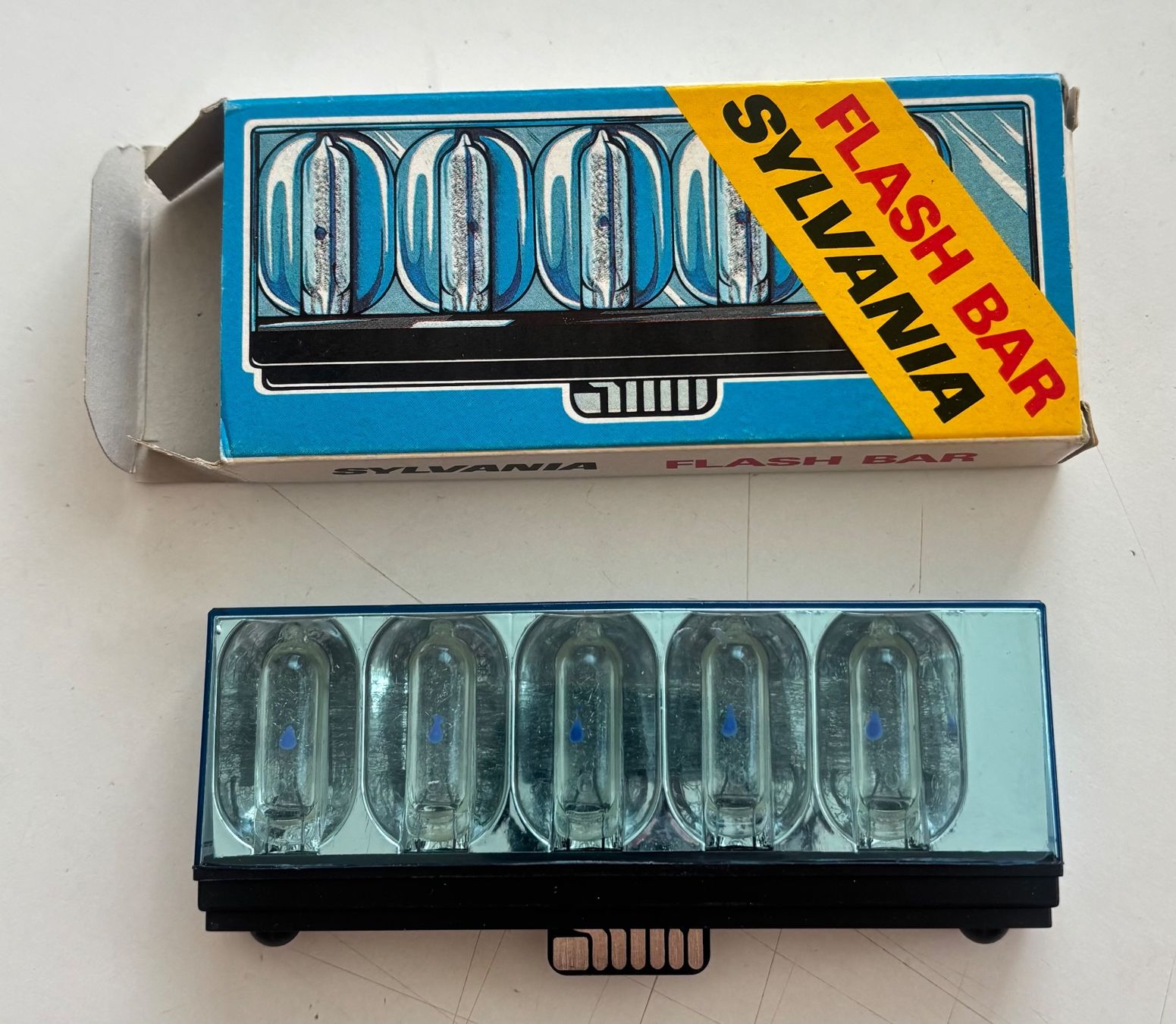 Blitze: Sylvania Flash Bar - 5 flash de chaque côté – Gebraucht aus Neuchâtel von gefdeneuch