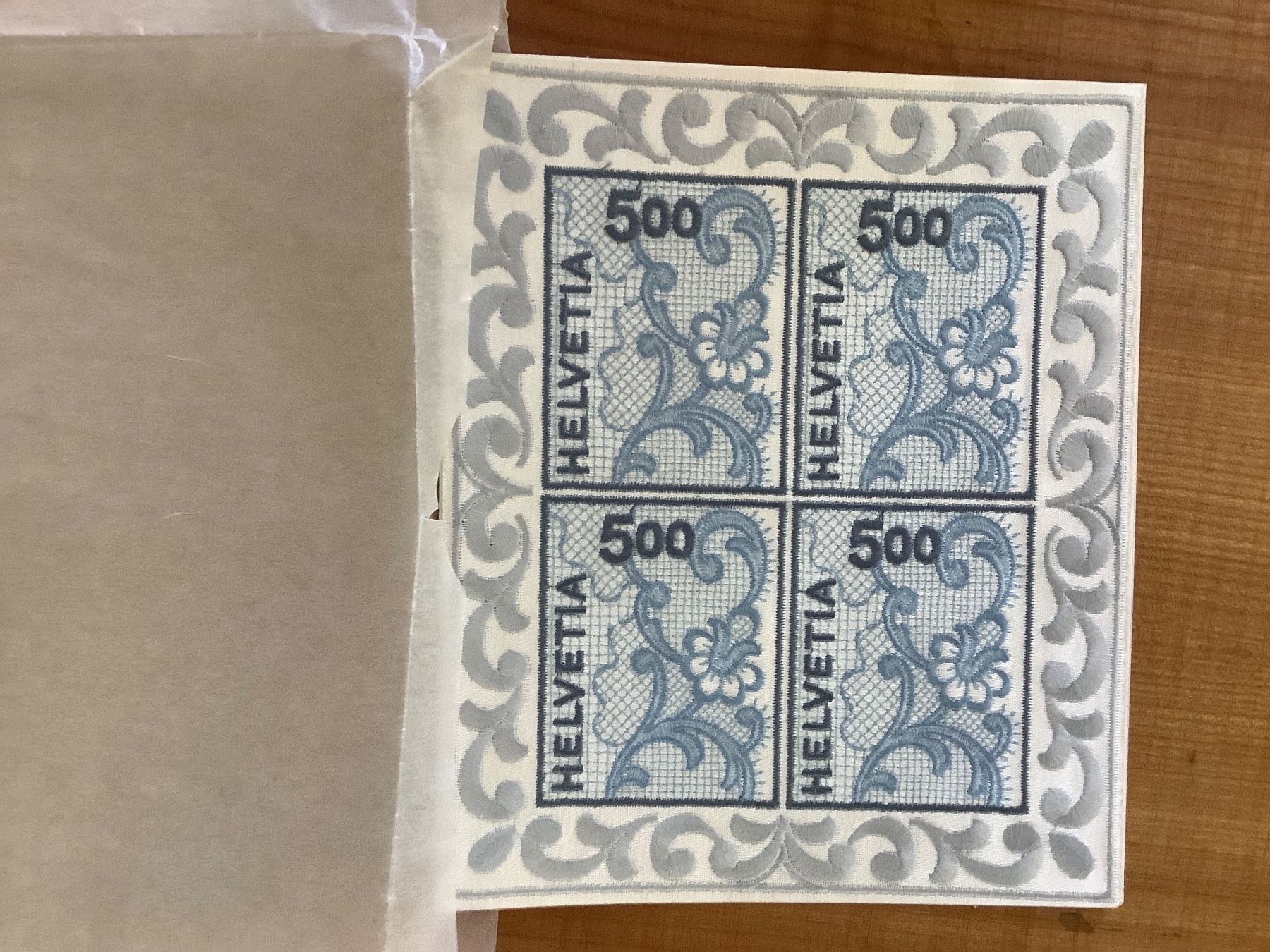 Tutti i francobolli: Stickereiblock St.Gallen von 2000, postfrisch – Nuovo e nell'imballaggio originale da St. Gallen venduto da herbrig2 1