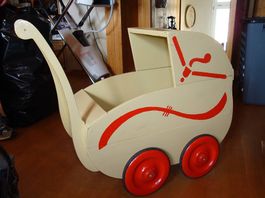 Puppenwagen antik ganz aus Holz