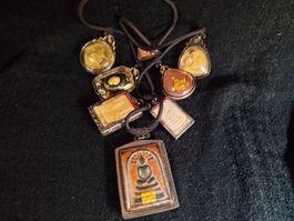 Thai Buddha Amulett Sammlung 8 Stück inkl. Kette