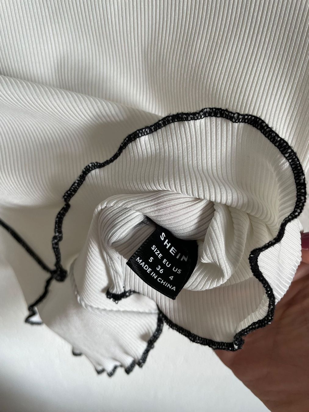 Shein Top: Crop Top, weiss, gerippt - S – Usato da St Gallen venduto da Giidi 4