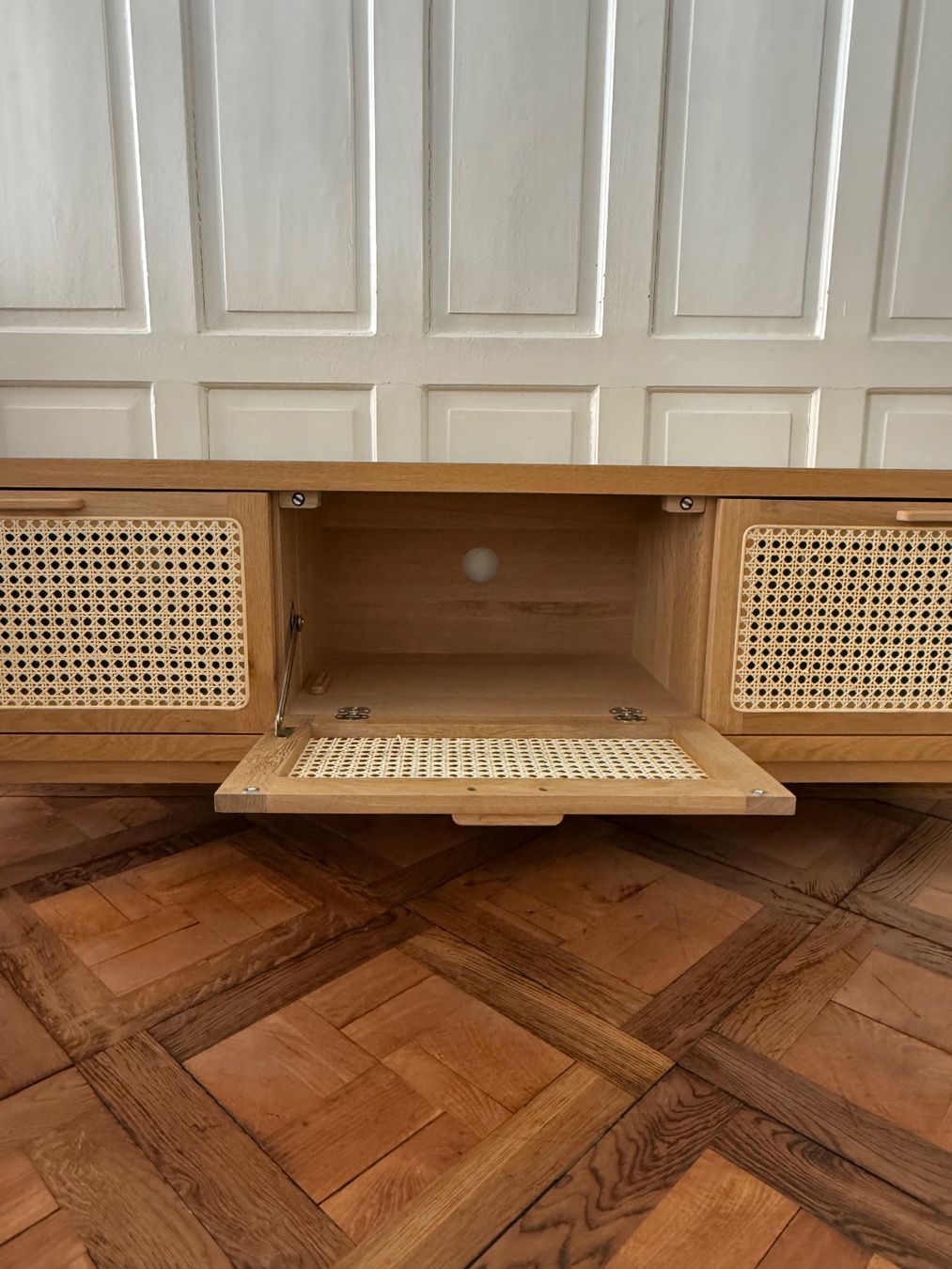 Set di tavolo e panche: Gesamtes Wohnzimmer – Usato da ZÜRICH venduto da Soraone1 6