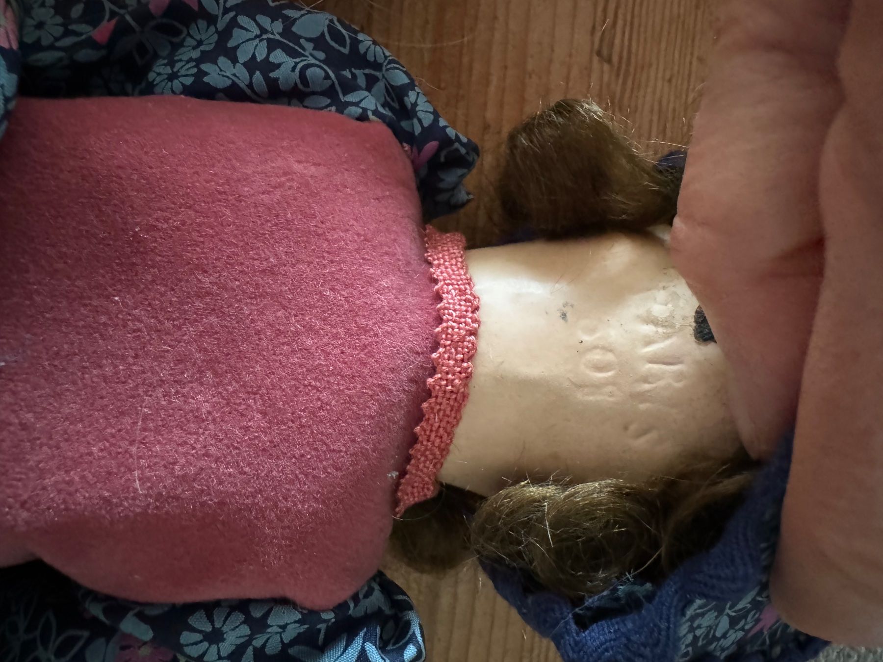 Bambole: Antik Puppe mit Kleidung und Hut – Usato da Lanzenhäusern venduto da Galaa 8