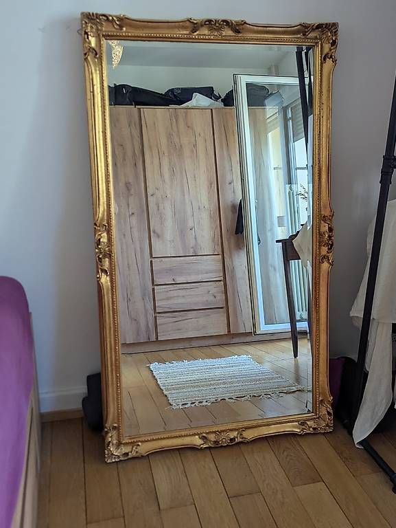 Miroirs: Spiegel mit Goldrahmen  – D'occasion à Basel par ail_t6dq