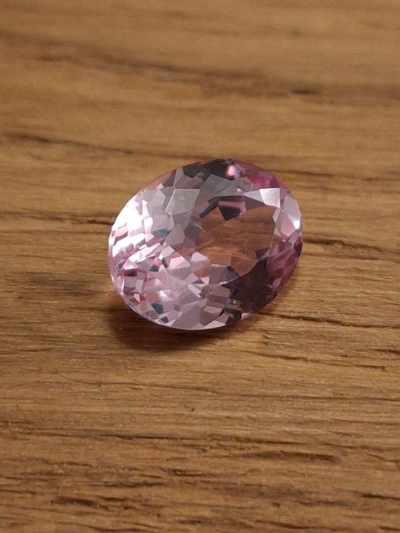 Saphir Padparadscha Naturel – Ceylan – 7,40 Carats – Taille Ovale – Certificat AGI