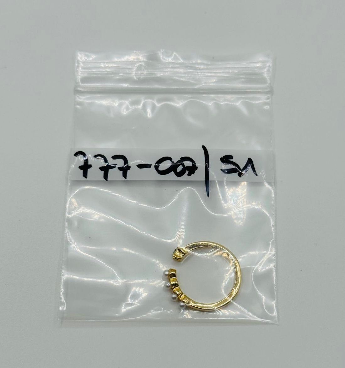 Anelli: Wunderschöner Ring mit Perlen & Strass Details / Grösse: 51 – Nuovo e nell'imballaggio originale da Frutigen venduto da glanzvolles.leben 2