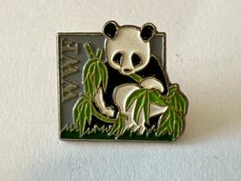 1 Pin WWF Panda