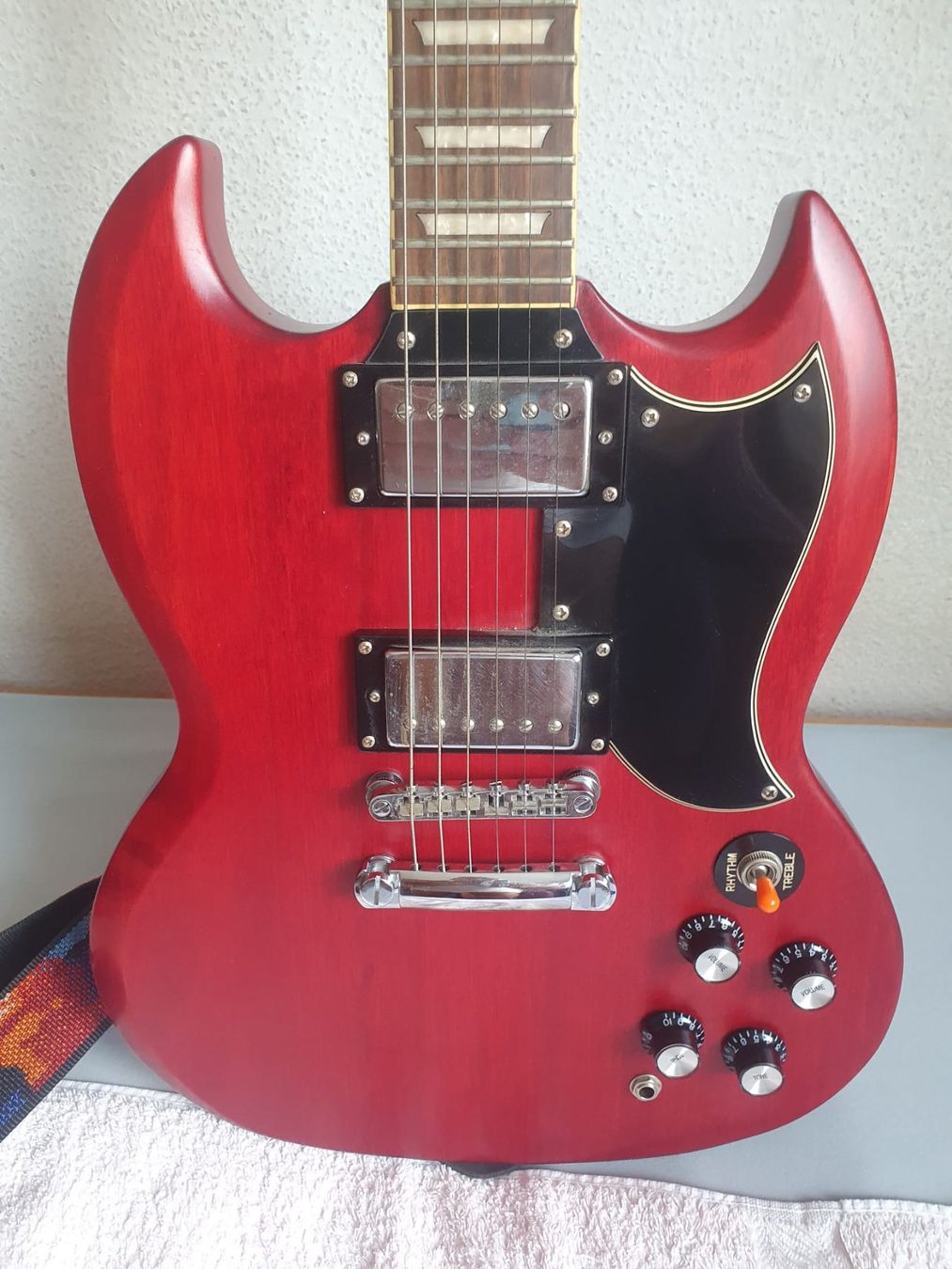 Epiphone Strumenti musicali: EPIPHONE ELEKTRISCHE GITARRE + TRAGTASCHE – Usato da Basel venduto da FirstClass4000 1
