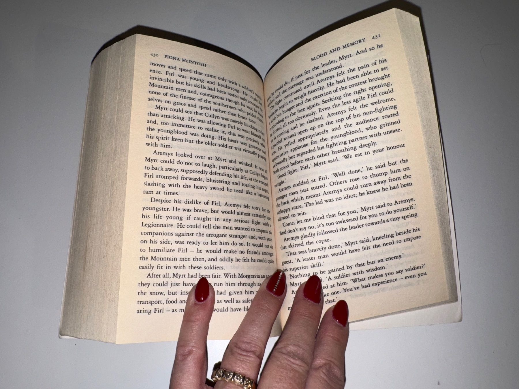 Bücher: NOVEL: Fiona McIntosh, Blood and memory – Gebraucht aus Grosswangen von English_books 8