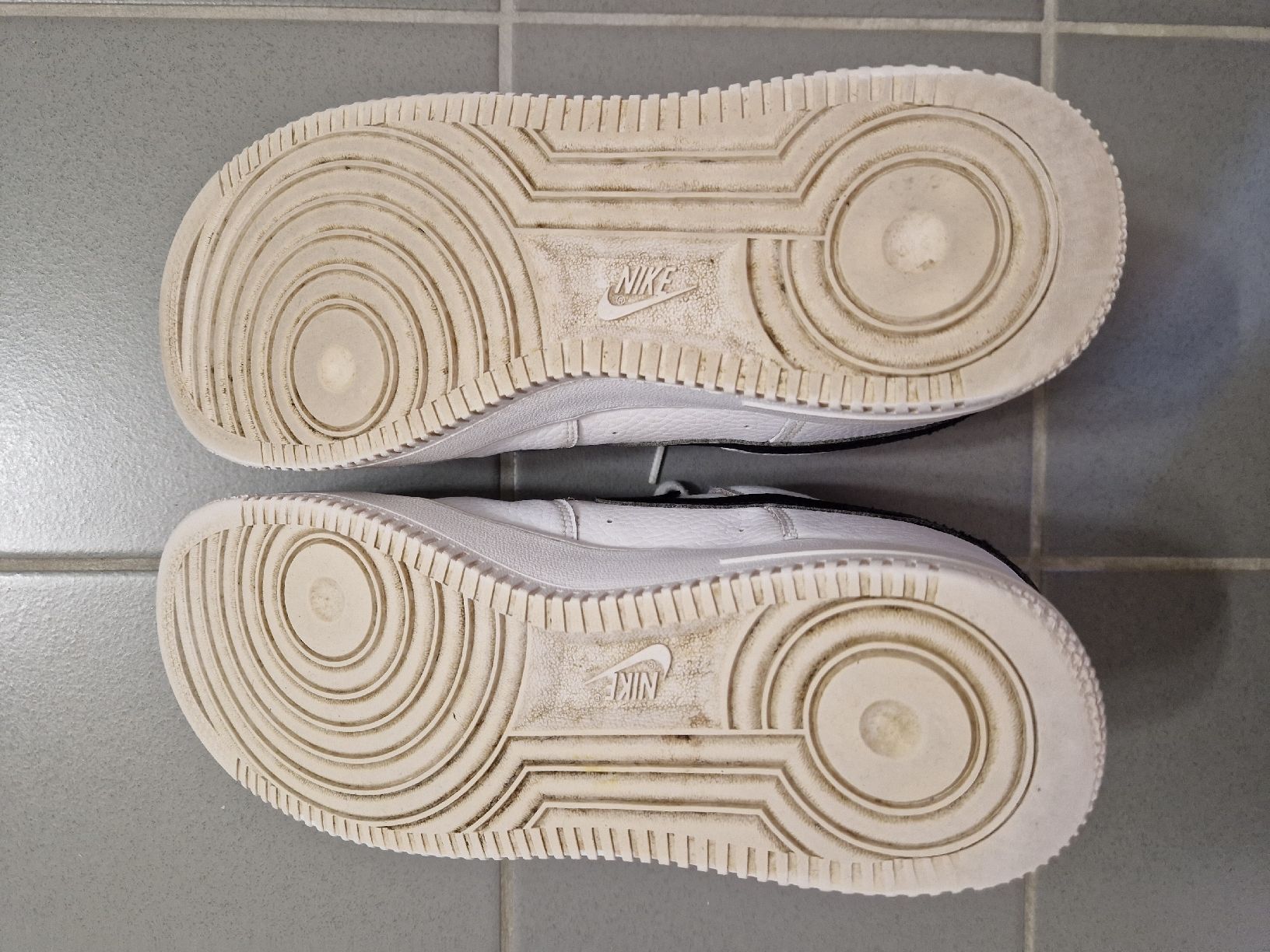 Nike Scarpe da uomo: Nike Air Force 1, Grösse 42, Top Zustand – Usato da Winterthur venduto da Pumba_8400 3