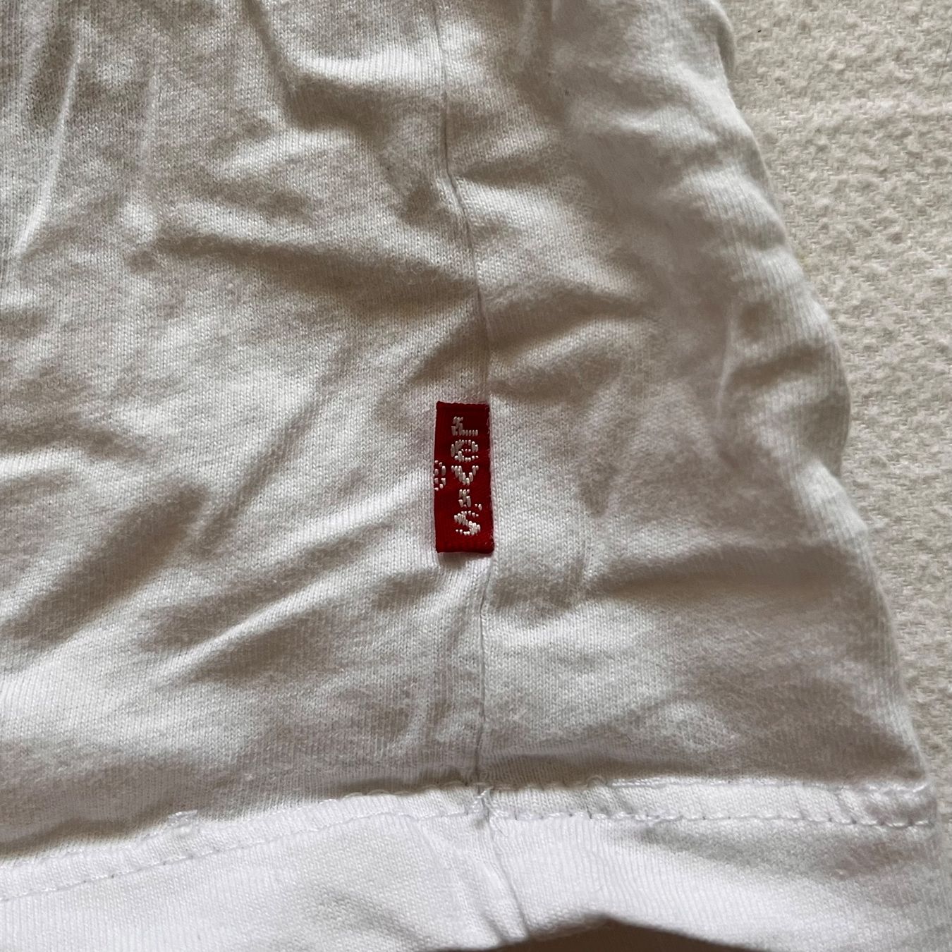 Levi's T-shirt: T-SHIRT BLANC LEVI'S – Usato da Cortaillod venduto da Leane.g 3