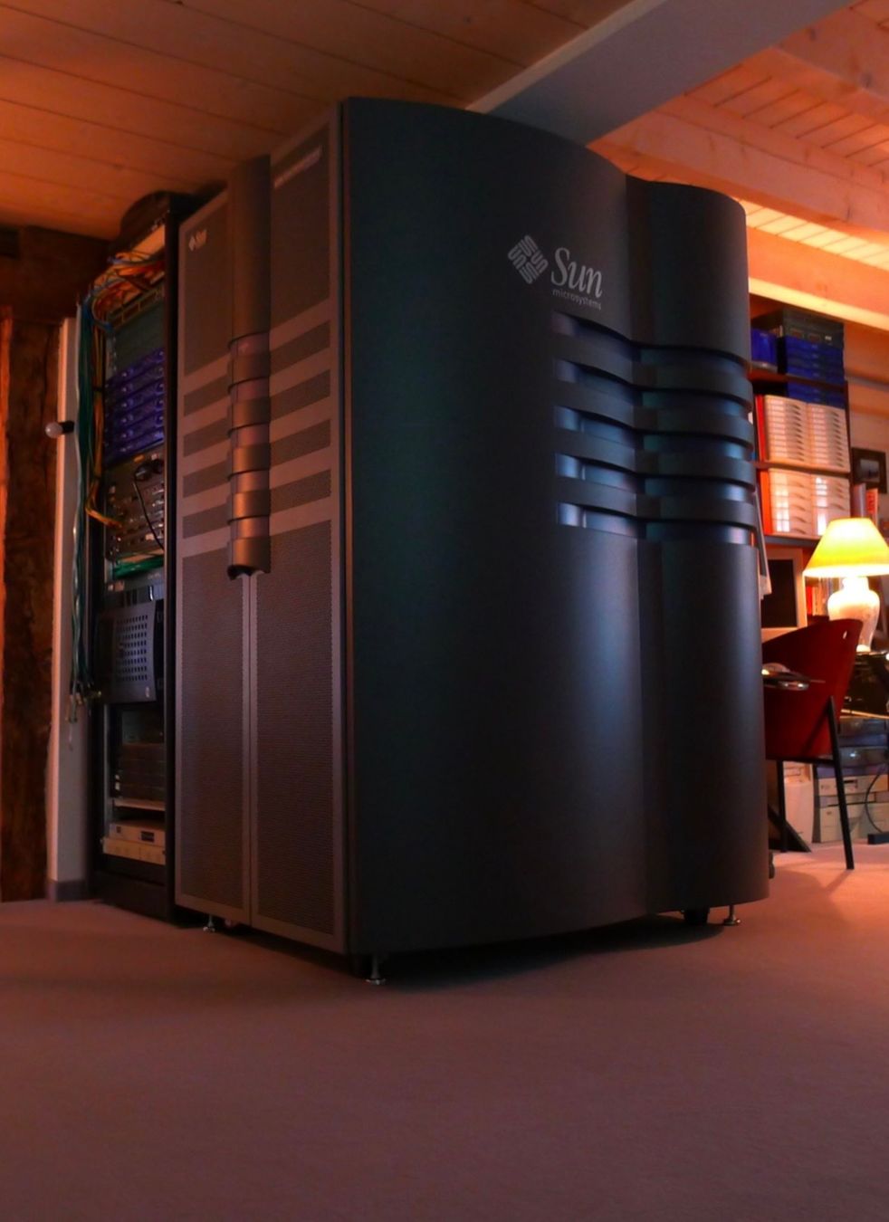 Sun PC: Supercomputer Sun Enterprise 10000 (E10K) StarFire – Usato da Bennau venduto da hao