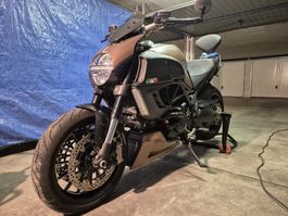Ducati Diavel nur 5500km