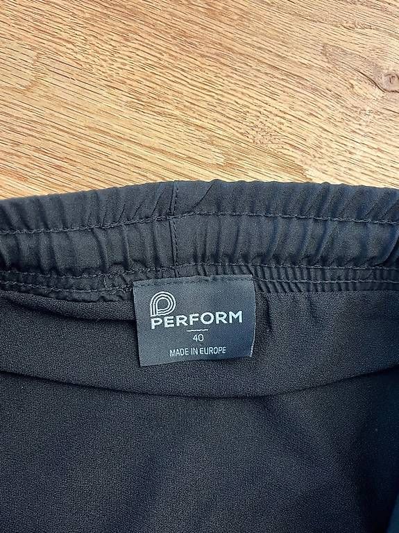 Pantaloni: Kurze Sporthose - NEU - schwarz – Nuovo (secondo la descrizione) da Zürich venduto da K.B123 2
