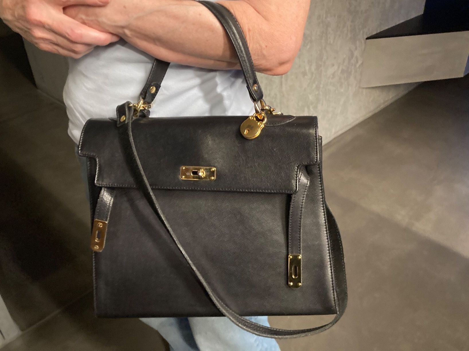 Borse da donna: Leder Handtasche schwarz – Usato da Wollerau venduto da 1Nadiya 2