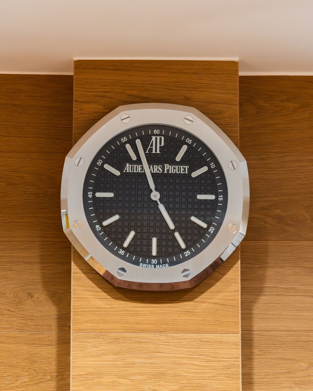 Audemars Piguet Orologi da terra & Orologi da parete: Audemars Piguet Royal Oak Wall clock – Usato da Genève venduto da aspaklariacollection 6