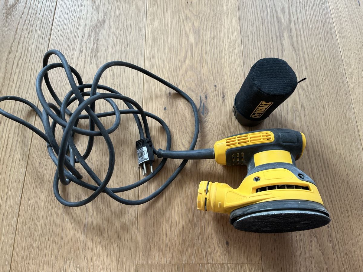 Dewalt Smerigliatrici & Lucidatrici: Dewalt Exzenterschleifer / d125mn – Usato da Affoltern im Emmental venduto da Zougg 4