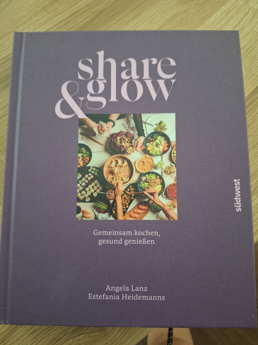 Libri: Share & glow Kochbuch – Usato da Kriens venduto da isild