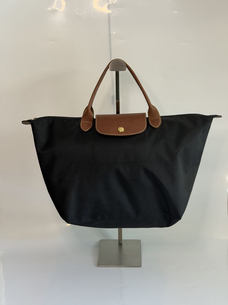 Longchamp Sacs femmes: Original Longchamp Le Pliage M Schwarz – D'occasion à Vionnaz par b_f_d_r_g