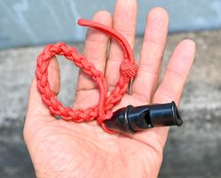 CH MILITÄR Signalpfeifenschnur mit Pfeife rot