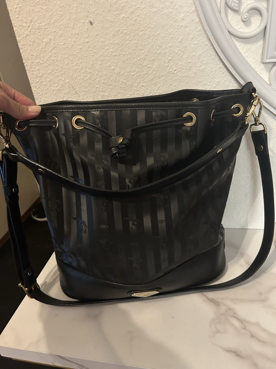 Maison Mollerus Sacs femmes: Maison Mollerus Niesen Schwarz mit Gold – D'occasion à Basel par David_2019