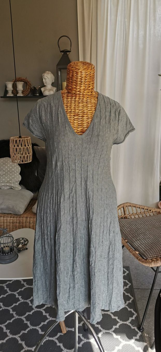 Nile Kleider: NILE Kleid, M – Gebraucht aus Oberdiessbach von Birly