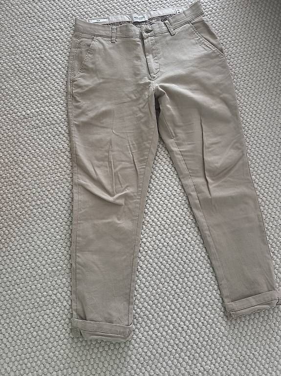 Pantaloni: Beige Chino Jack & Jones  – Usato da Derendingen venduto da att_9kys